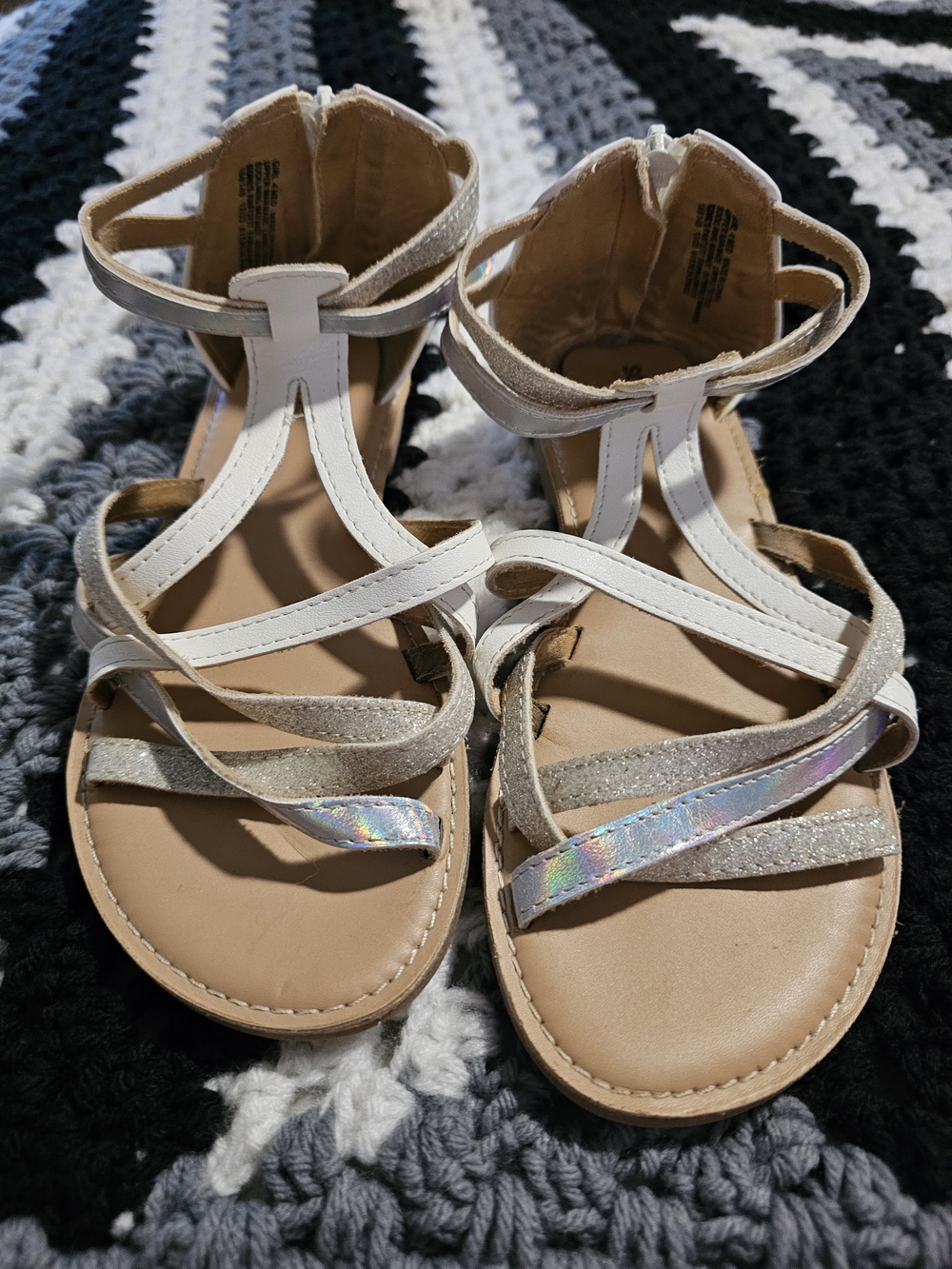 Sonoma White and Tan Girls Size 4 Strappy Sandals
